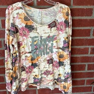 Magnolia Pearl t shirt